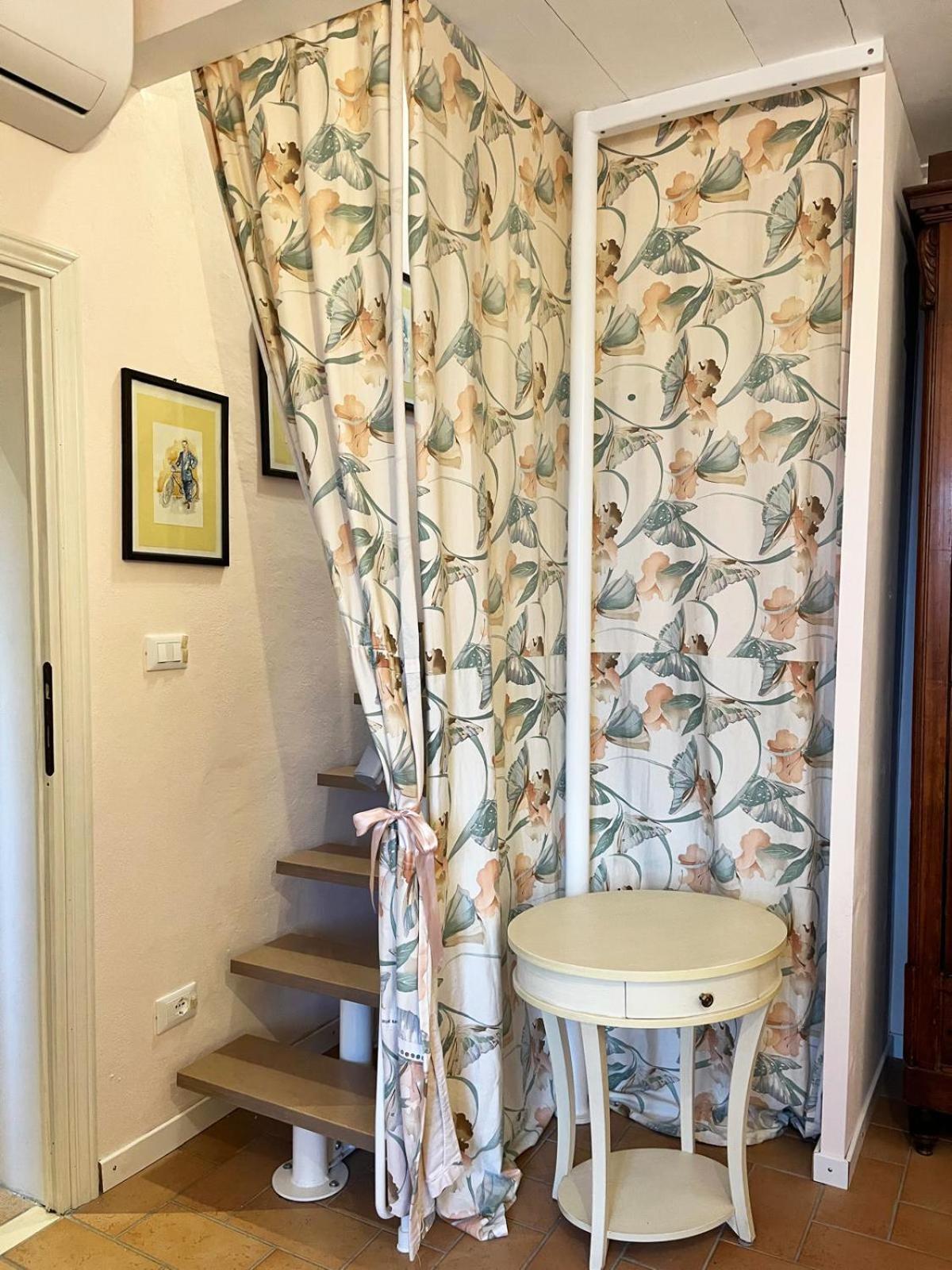 Casa Vacanze L'Acquerello Lari Exteriér fotografie